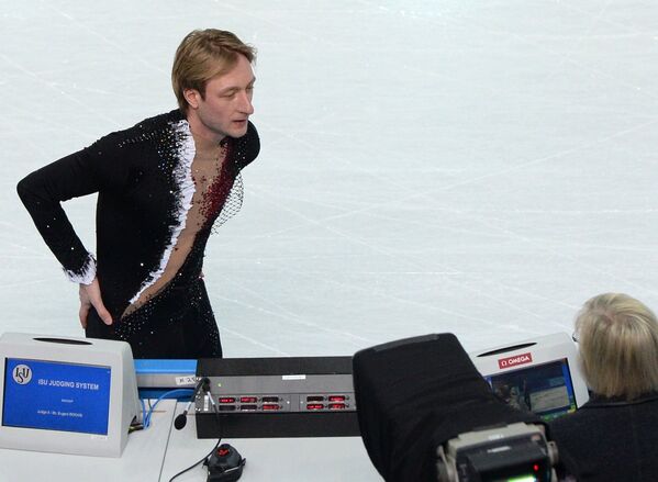 Евгений Плющенко, снявшийся с соревнований по фигурному катанию на XXII зимних Олимпийских играх в Сочи