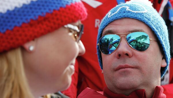 Премьер-министр России Дмитрий Медведев во время посещения соревнований горнолыжников на Красной поляне