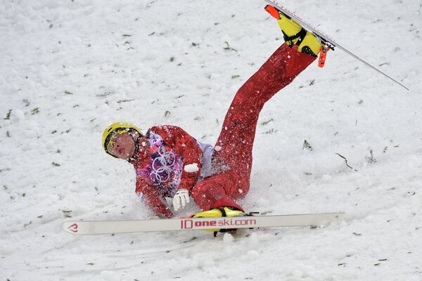 Павел Кротов (Россия) в финале лыжной акробатики на соревнованиях по фристайлу среди мужчин
