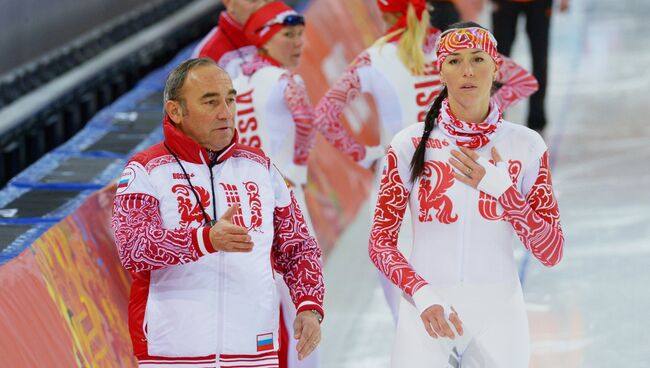 Екатерина Лобышева (Россия) и тренер Маурицио Маркетто на тренировке сборной, архивное фото