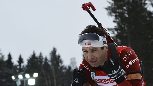 Норвежец Уле Эйнар Бьерндален на дистанции мужской эстафетной гонки. Архивное фото