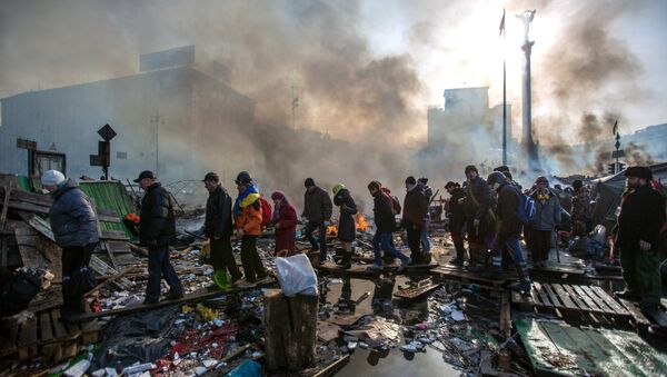Сторонники оппозиции на площади Независимости в Киеве, где прошли столкновения митингующих и сотрудников милиции. Фото с места события