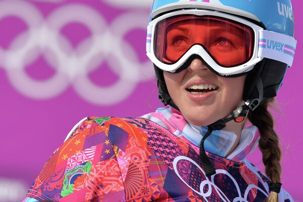 Алена Заварзина (Россия) в 1/2 финала параллельного гигантского слалома на соревнованиях по сноуборду среди женщин