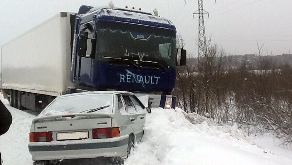 Авария в районе поворота на д. Кисловку вблизи Томска