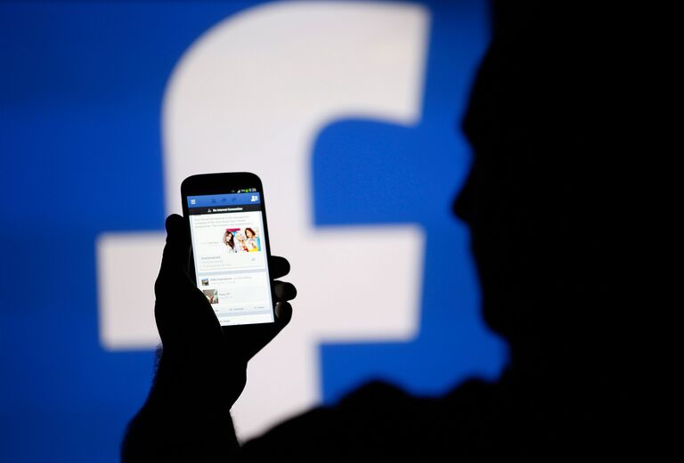 Логотип компании Facebook Логотип компании Facebook