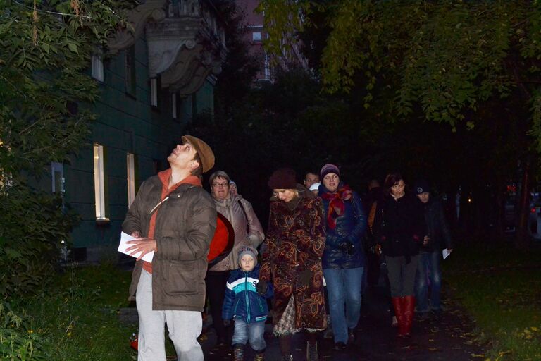 Историк Евгений Антропов проводит экскурсию по Новосибирску