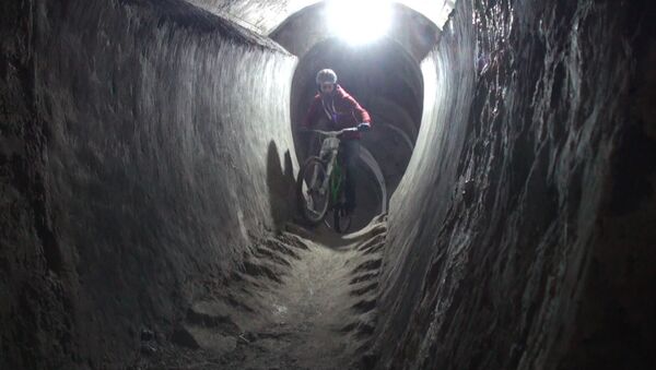 Велосипедисты соревновались в тоннелях Владивостокской крепости