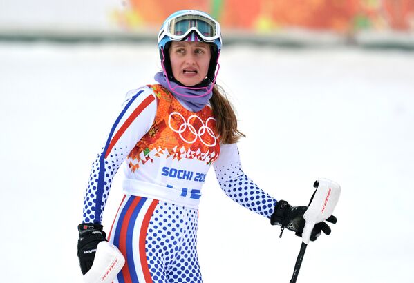 Ксения Алопина (Россия) на финише слалома в первой попытке на соревнованиях по горнолыжному спорту среди женщин