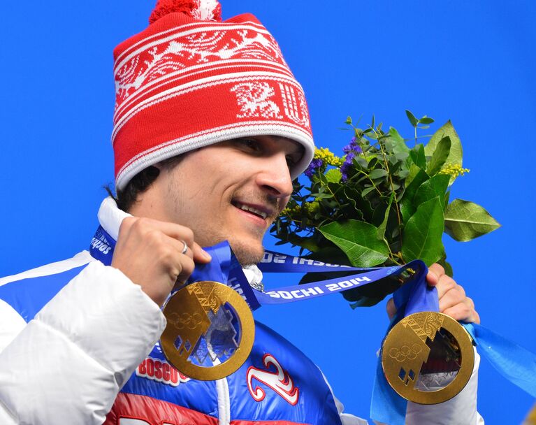 Вик Уайлд (Россия), завоевавший золотую медаль в параллельном слаломе среди мужчи