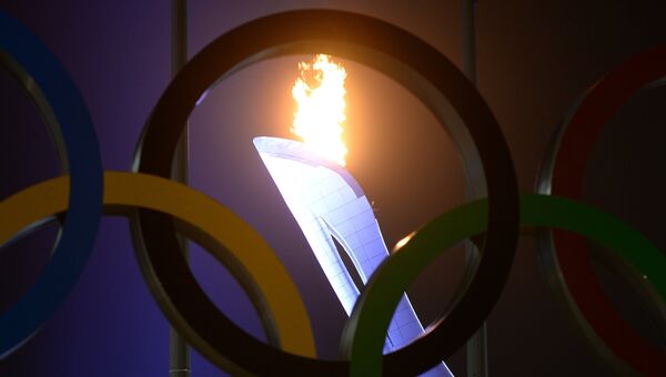 Чаша Олимпийского огня на Площади празднования и награждений, фото из архива