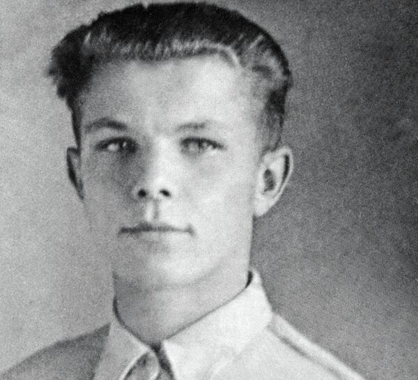 Юрий Гагарин в школьные годы