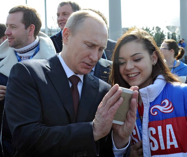 В.Путин принял участие в закладке аллеи Победителей в Олимпийском парке. Архивное фото