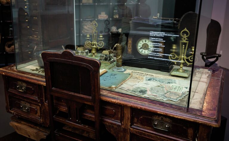 Старинные документы в экспозиции Музея имен Арсеньева во Владивостоке