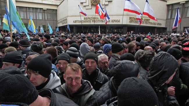 Митинги у здания Верховного совета Крыма