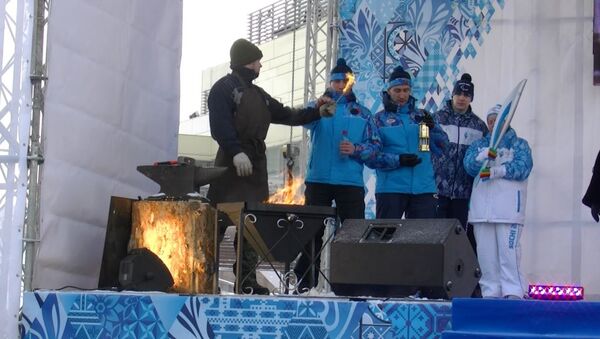 Паралимпийский огонь в Красноярске прошел от кузнечного горна до чаши