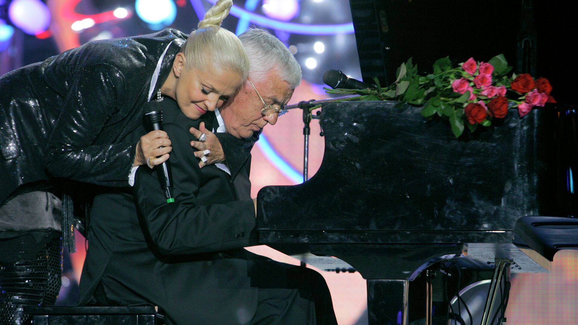 Лайма Вайкуле и Раймонд Паулс - РИА Новости, 1920, 12.12.2025