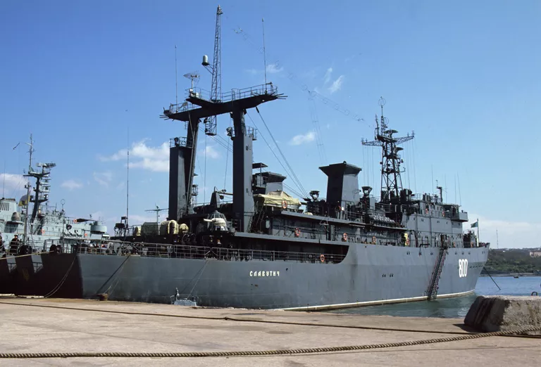 Корабль управления ВМС Украины Славутич Корабль управления ВМС Украины Славутич