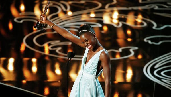 Люпита Нионго стала лучшей актрисой второго плана на Оскаре-2014, фото с места события