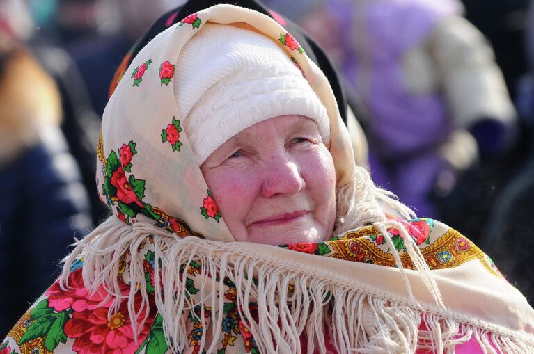 Падение снежного городка или масленичные забавы красноярцев