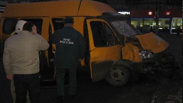 Два микроавтобуса столкнулись в центре Тулы. Событийное фото.