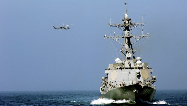 Американский эсминец Truxtun направляется в Черное море. Фото с места события