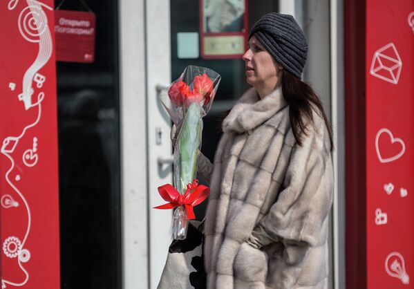 8 марта во Владивостоке: букеты цветов и настроение в подарок