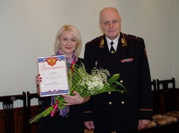 Красноярка получила награду за спасение плутавшей 2-е суток женщины