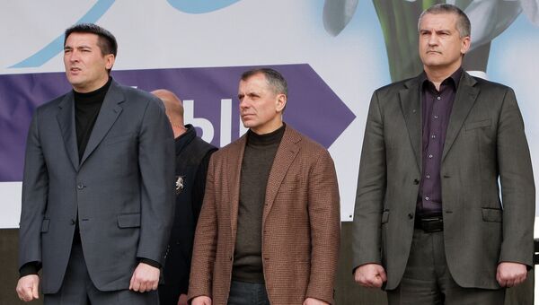 Рустам Темергалиев, Владимир Константинов, Сергей Аксенов на митинге в поддержку референдума о статусе Крыма. Архивное фото