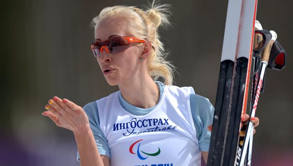 Михалина Лысова (Россия) на финише гонки на дистанции 15 км