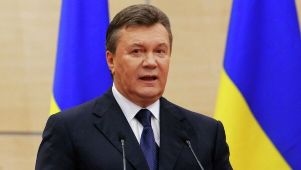 Виктор Янукович во время обращения в Ростове-на Дону