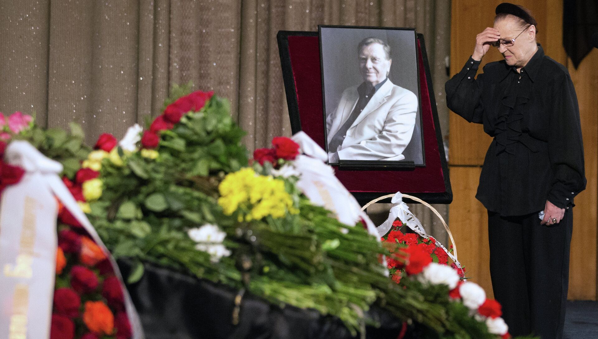 Кузнецов похоронен. Церемония прощания с Анатолием Кузнецовым.