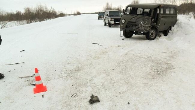 Три человека пострадали в аварии на трассе под Томском