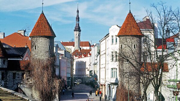 Старая часть города Таллина. Городские ворота Вирувярав, охранявшие в старину дорогу в Северную Эстонию.