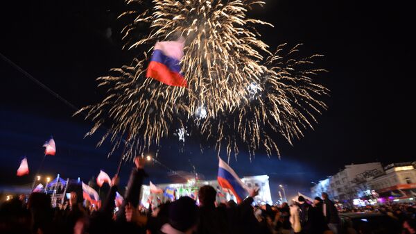 Фейерверк в Симферополе после объявления предварительных результатов итогов референдума о статусе Крыма. Архивное фото