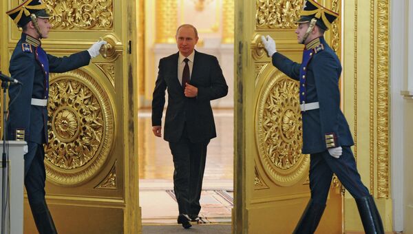 Президент РФ Владимир Путин перед началом обращения с ежегодным посланием к Федеральному собранию. Архивное фото