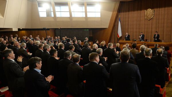 Депутаты парламента Крыма приняли решение о независимости автономии. Фото с места события