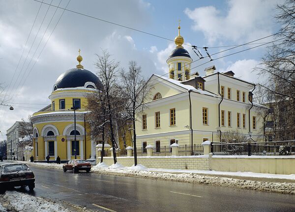 Москва Большая Ордынка храм купола памятник