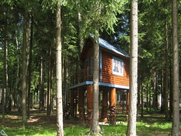 Детская площадка за городом: правила безопасного и развивающего комфорта Детская площадка за городом: правила безопасного и развивающего комфорта