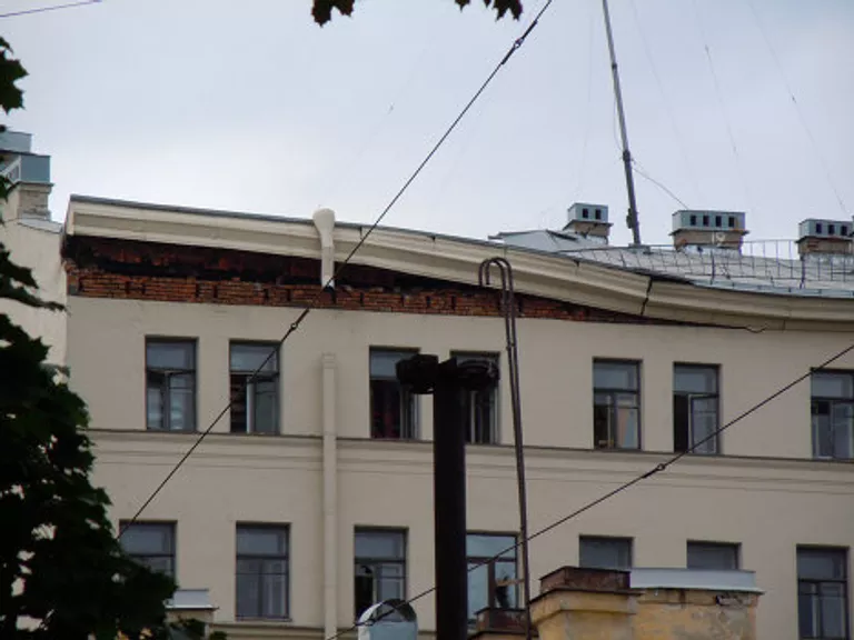 В Петербурге на Лиговском проспекте обрушилась часть 8-этажного дома В Петербурге на Лиговском проспекте обрушилась часть 8-этажного дома