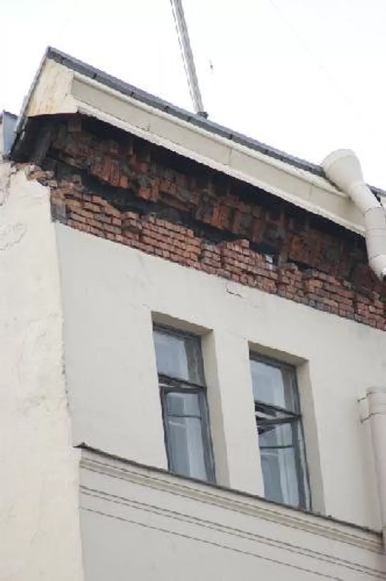 В Петербурге на Лиговском проспекте обрушилась часть 8-этажного дома В Петербурге на Лиговском проспекте обрушилась часть 8-этажного дома