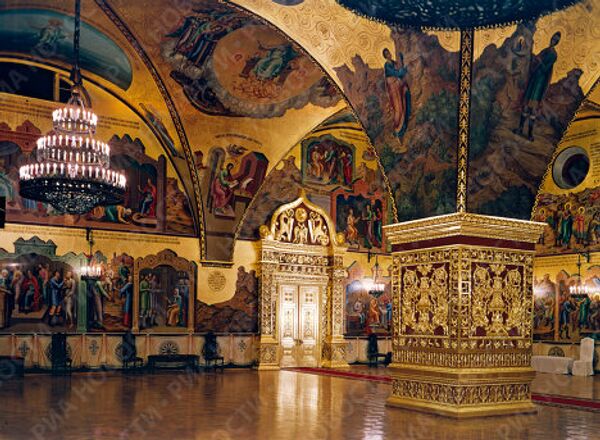 Большой Кремлевский: дворец, где ели, спали, танцевали русские цари