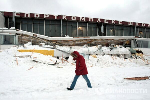 Обрушение кровли в спорткомплексе в Петербурге Обрушение кровли в спорткомплексе в Петербурге