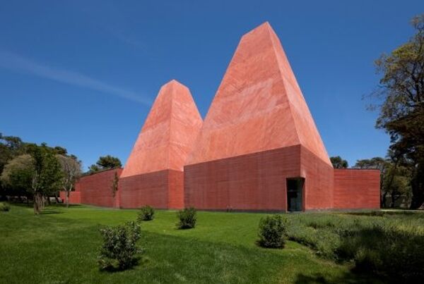 Здания, за которые Соуту де Моура получил Притцкеровскую премию-2011