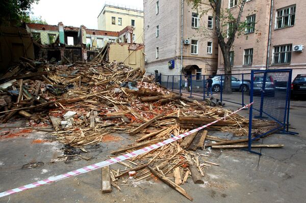Снос дома номер 25 в Большом Козихинском переулке в центре Москвы, снос, разрушение