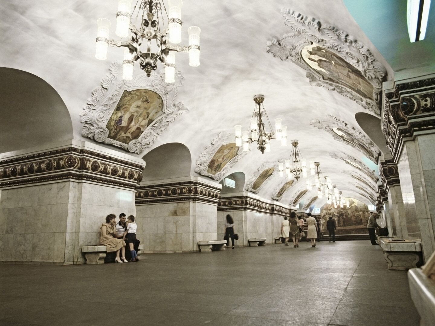 метро киевская вход