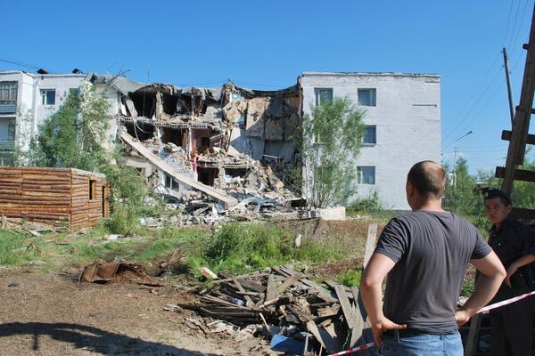 Обрушение стены многоквартирного дома в Якутске