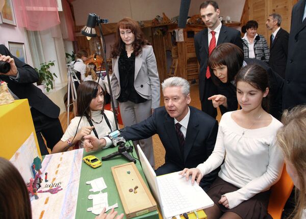 Мэр Москвы Сергей Собянин посетил московскую школу №1060