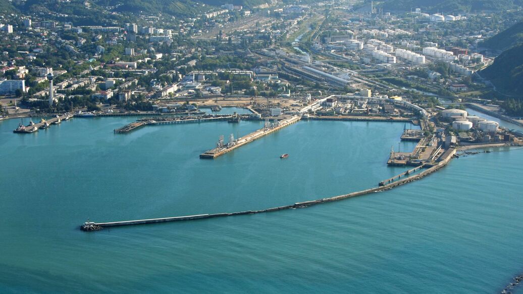 В Туапсе жителей призвали покинуть прибрежную часть города