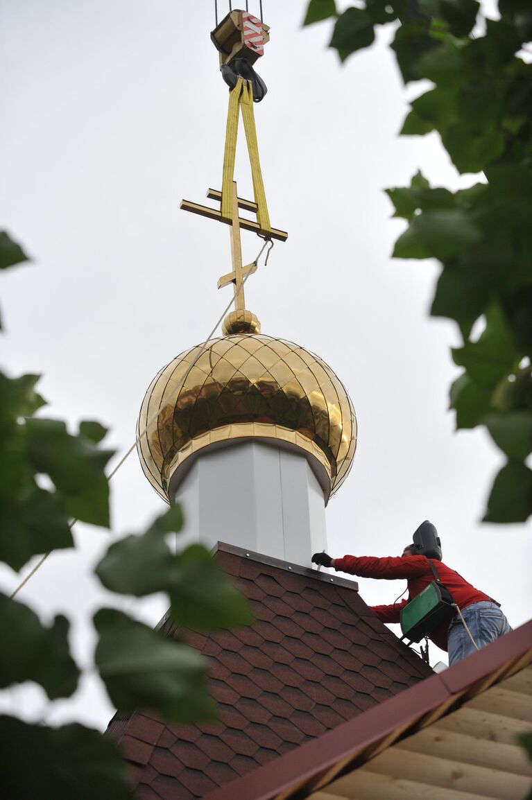 В Екатеринбурге построили храм за сутки1