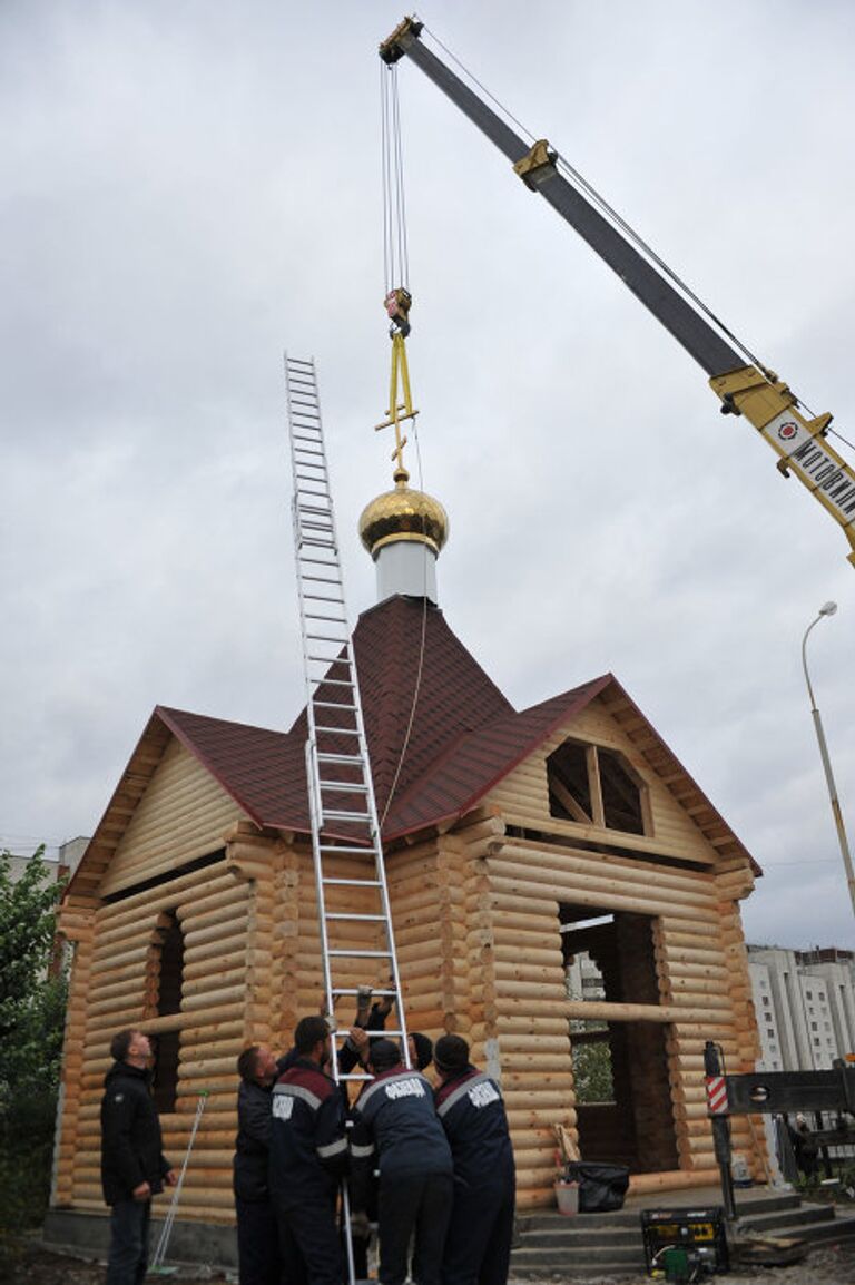 В Екатеринбурге построили храм за сутки